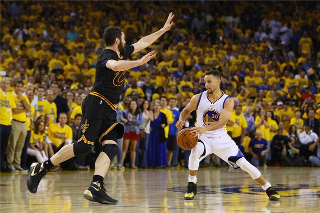 易建联:没有观众比赛很煎熬 重回主场令人期待